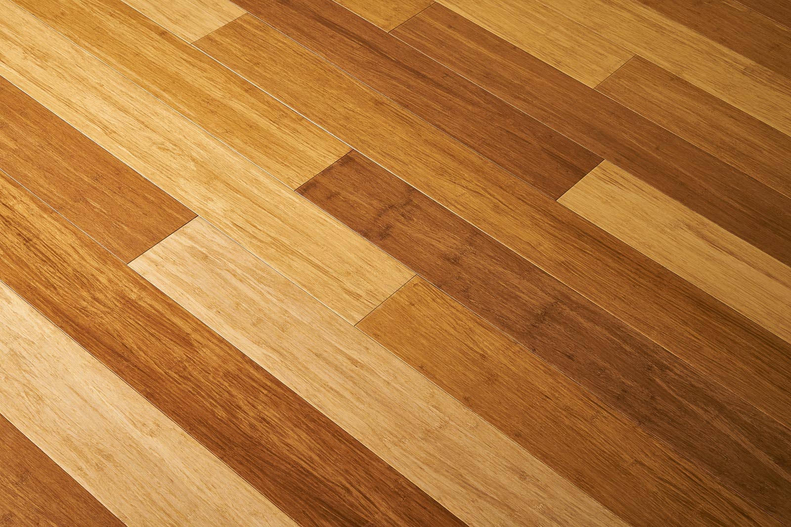 Massiivibambulattia – Merbau-sävy, Bona Naturals -lakka, kuva 1